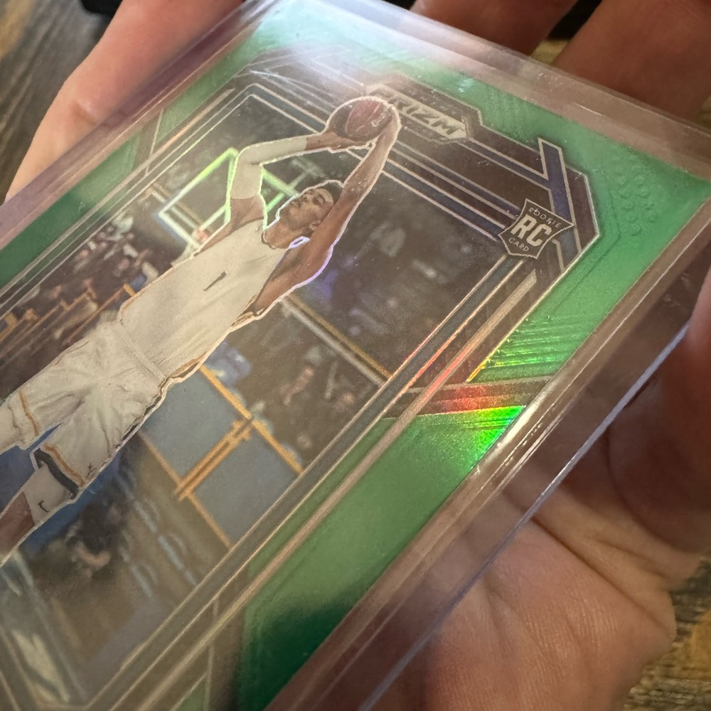 Wembanyama Rookie Card - Picture 4 of 4